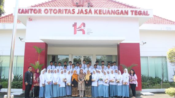 43 SISWA MAN KOTA TEGAL KUNJUNGI OJK, KUPAS TUNTAS LITERASI KEUANGAN