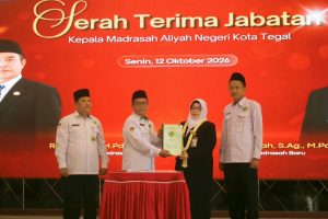 HJ. ALFIYAH RESMI PIMPIN MAN KOTA TEGAL