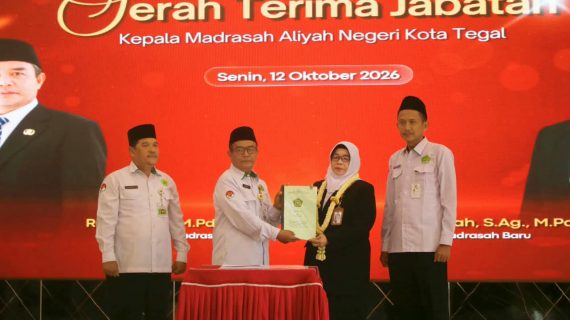 HJ. ALFIYAH RESMI PIMPIN MAN KOTA TEGAL
